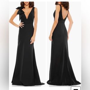 Mac Duggal Black Bow Shoulder V Neck Gown Size 6
